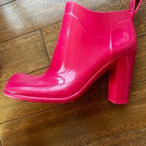 Bottega Veneta Hot pink rubber boots